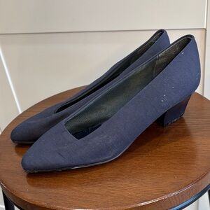 Last chance * Vintage Navy Women's Heels